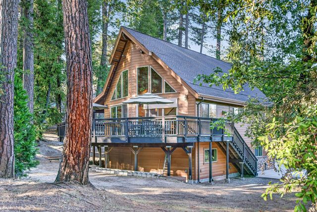 453 Blackbird Ln, Avery, CA 95224
