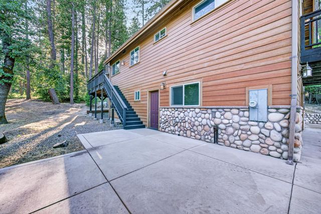 453 Blackbird Ln, Avery, CA 95224