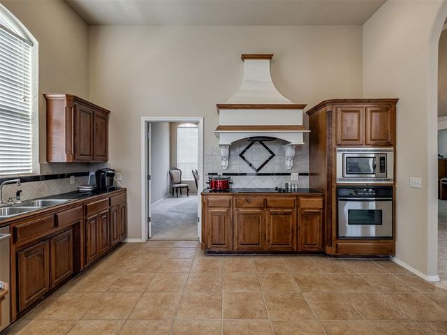 8832 NW 121st Ter, Oklahoma City, OK 73162