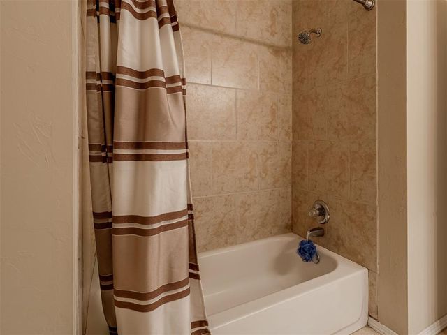 8832 NW 121st Ter, Oklahoma City, OK 73162