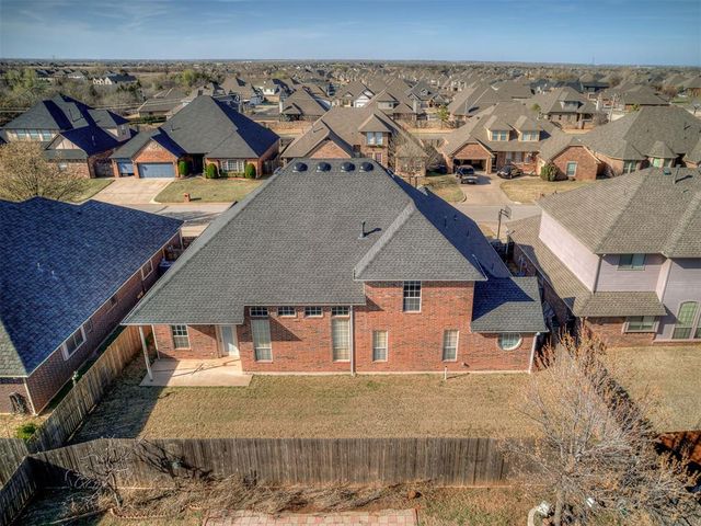 8832 NW 121st Ter, Oklahoma City, OK 73162
