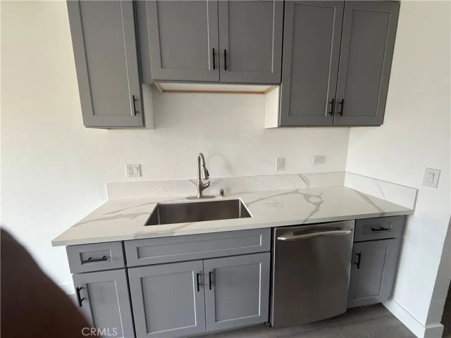 700 W La Veta E4, Orange, CA 92868