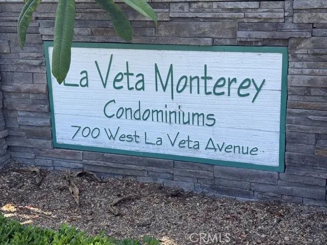700 W La Veta E4, Orange, CA 92868