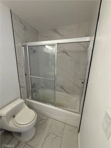 700 W La Veta E4, Orange, CA 92868