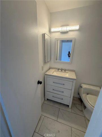 700 W La Veta E4, Orange, CA 92868