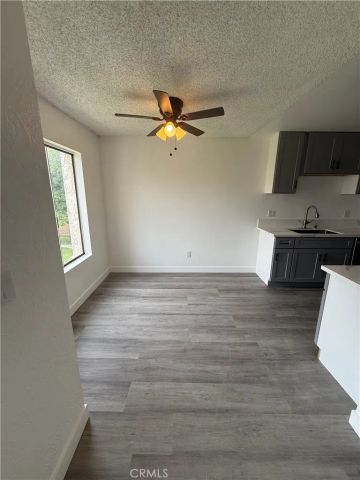 700 W La Veta E4, Orange, CA 92868