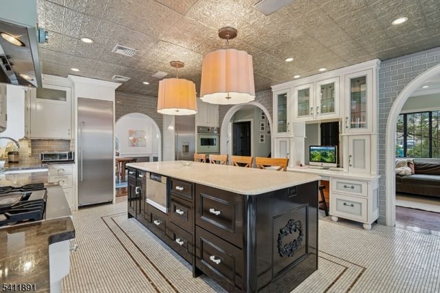 20 Barnsdale Rd, Millburn Twp., NJ 07078