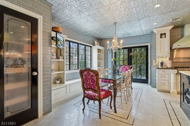 20 Barnsdale Rd, Millburn Twp., NJ 07078