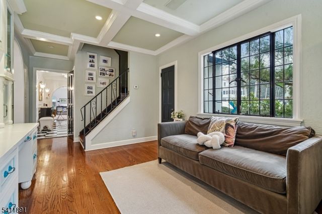 20 Barnsdale Rd, Millburn Twp., NJ 07078