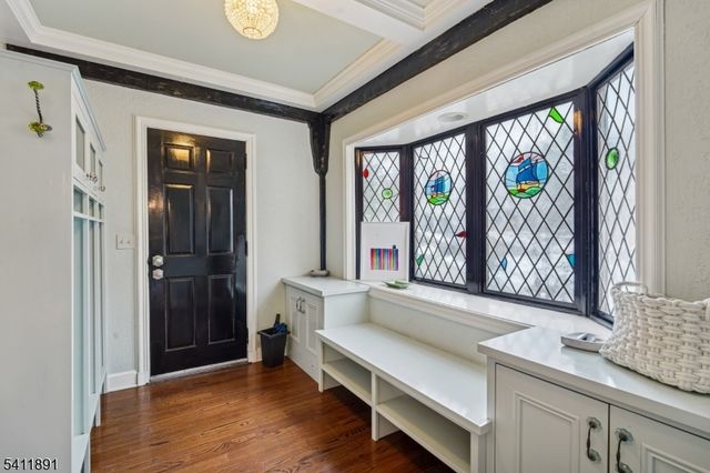 20 Barnsdale Rd, Millburn Twp., NJ 07078