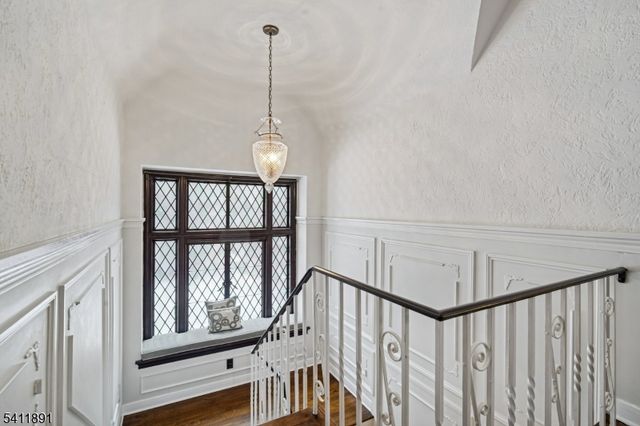 20 Barnsdale Rd, Millburn Twp., NJ 07078