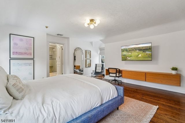 20 Barnsdale Rd, Millburn Twp., NJ 07078