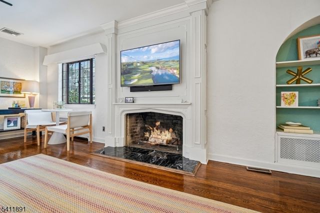 20 Barnsdale Rd, Millburn Twp., NJ 07078