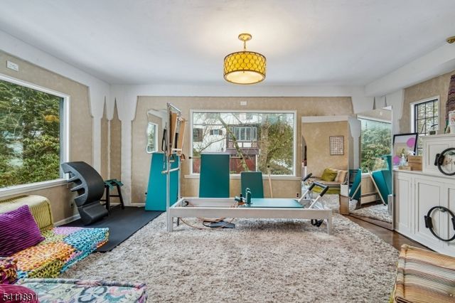 20 Barnsdale Rd, Millburn Twp., NJ 07078