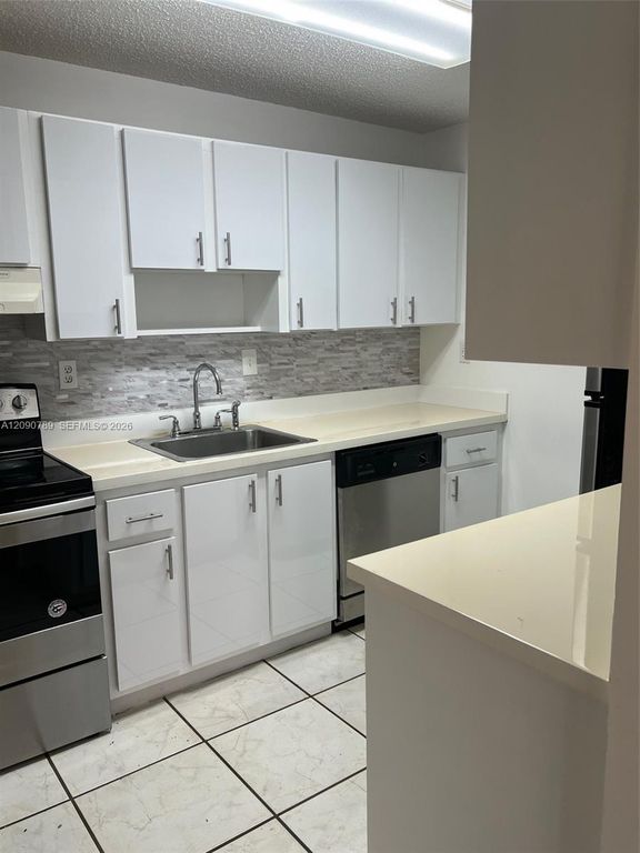 20680 NE 4th Court 206, Miami, FL 33179
