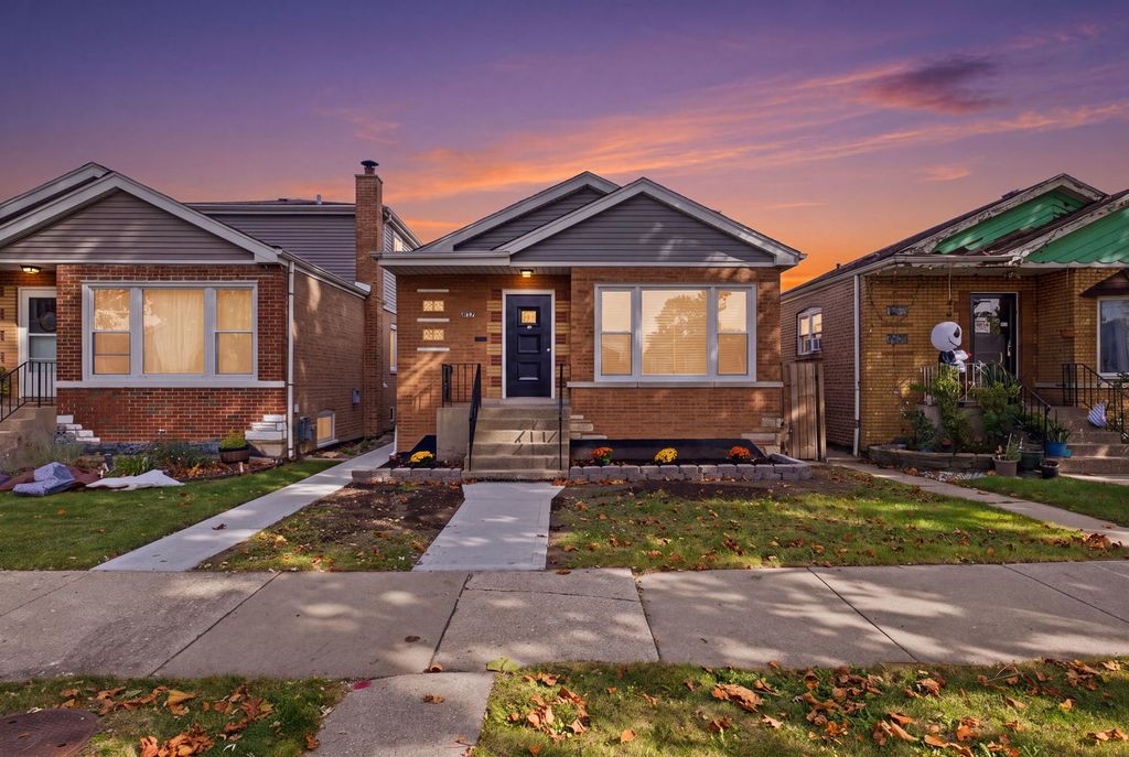 4737 S LEAMINGTON Avenue, Chicago, IL 60638 — photo 2