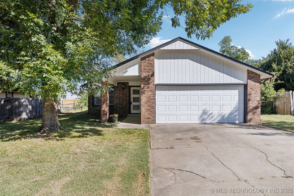 2506 E Princeton Court, Broken Arrow, OK 74014
