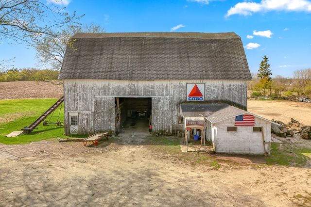 2871 W Bacon Road, Hillsdale Twp, MI 49242