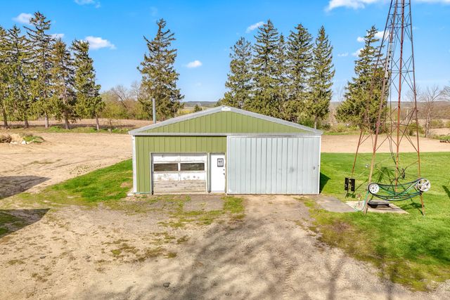 2871 W Bacon Road, Hillsdale Twp, MI 49242