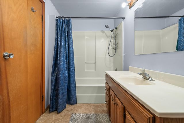 2871 W Bacon Road, Hillsdale Twp, MI 49242