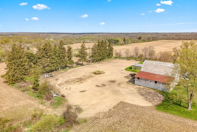 2871 W Bacon Road, Hillsdale Twp, MI 49242