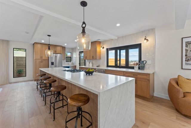 5777 Desert View Drive, La Jolla, CA 92037