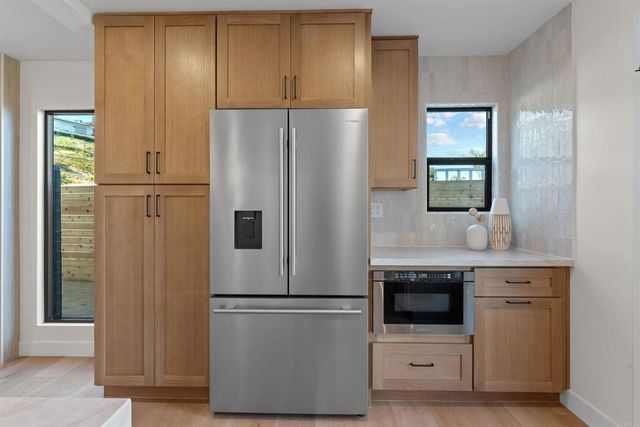 5777 Desert View Drive, La Jolla, CA 92037