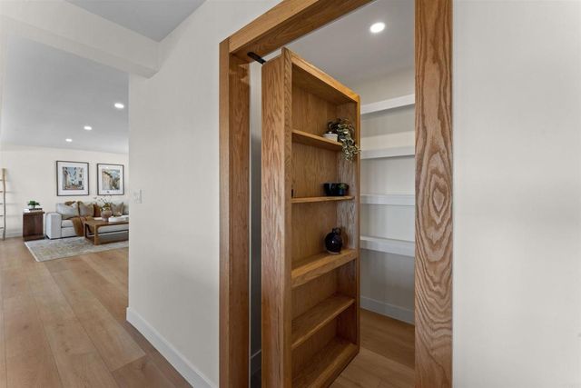 5777 Desert View Drive, La Jolla, CA 92037