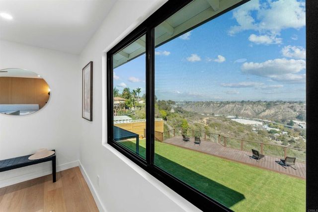 5777 Desert View Drive, La Jolla, CA 92037