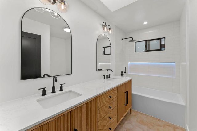 5777 Desert View Drive, La Jolla, CA 92037