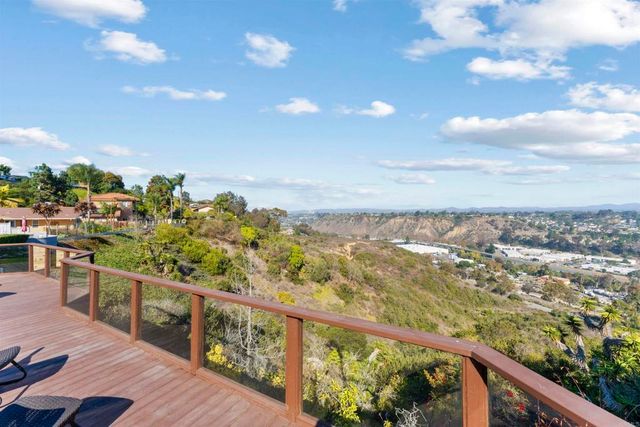 5777 Desert View Drive, La Jolla, CA 92037