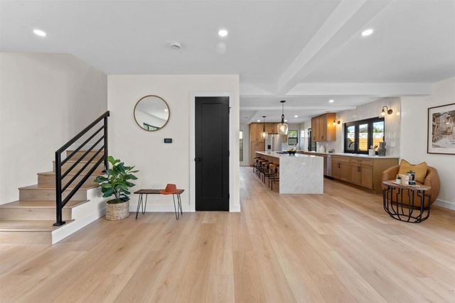 5777 Desert View Drive, La Jolla, CA 92037