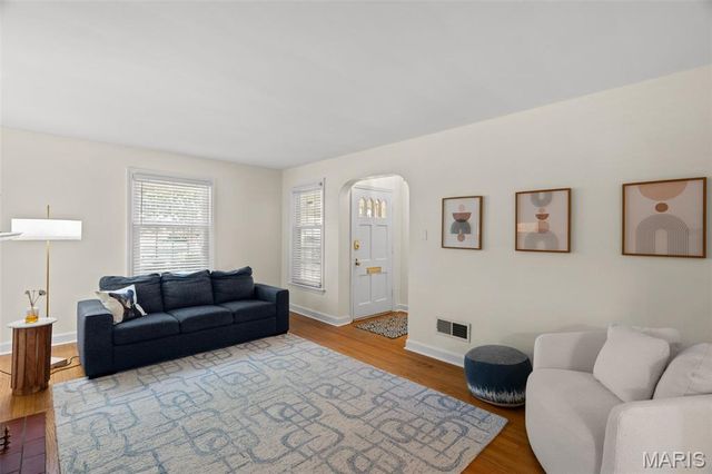 8610 Rosalie Avenue, St Louis, MO 63144