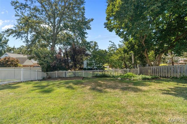 8610 Rosalie Avenue, St Louis, MO 63144