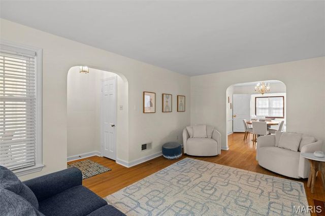 8610 Rosalie Avenue, St Louis, MO 63144