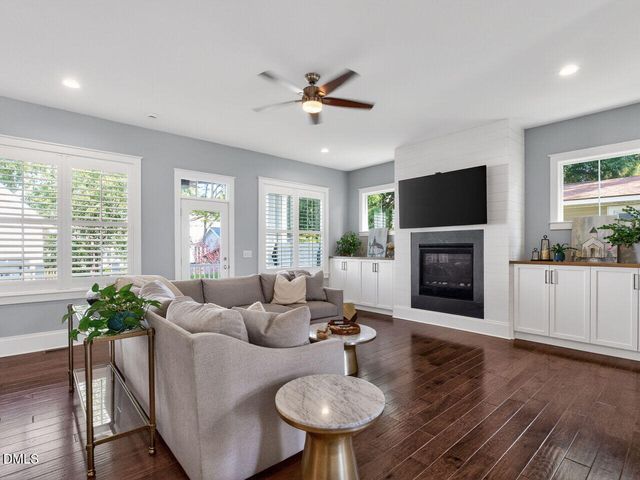 109 N Tunstall Avenue, Apex, NC 27502