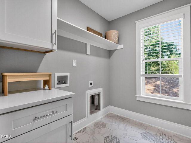 109 N Tunstall Avenue, Apex, NC 27502