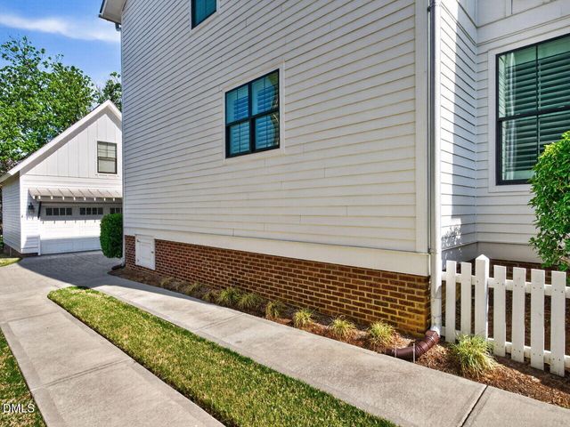 109 N Tunstall Avenue, Apex, NC 27502