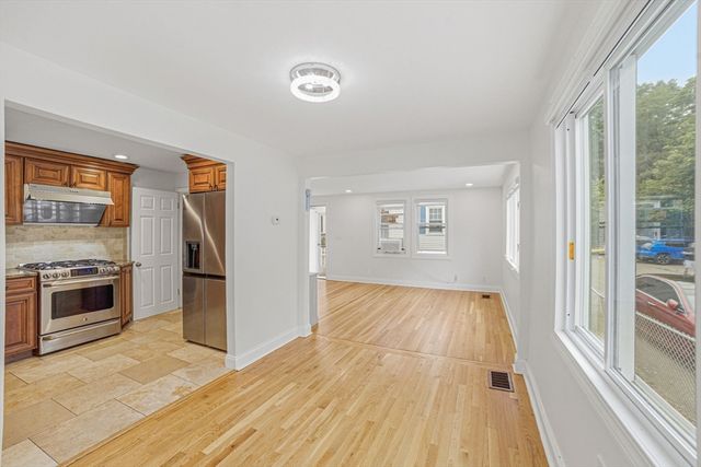 54-A Bay State Rd, Quincy, MA 02171