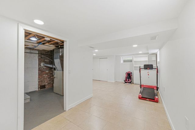 54-A Bay State Rd, Quincy, MA 02171