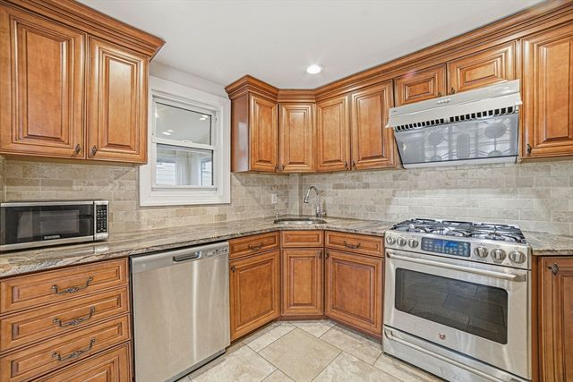 54-A Bay State Rd, Quincy, MA 02171