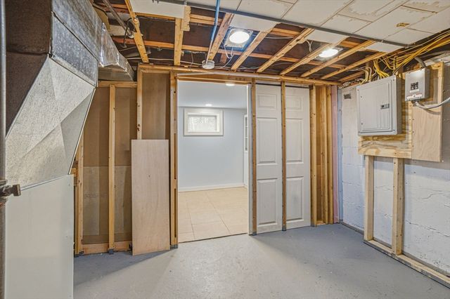 54-A Bay State Rd, Quincy, MA 02171