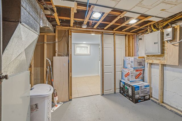 54-A Bay State Rd, Quincy, MA 02171