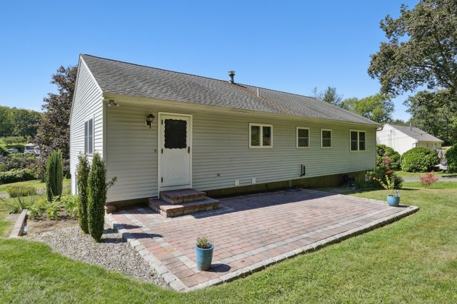 35 Crofut Road, Naugatuck, CT 06770