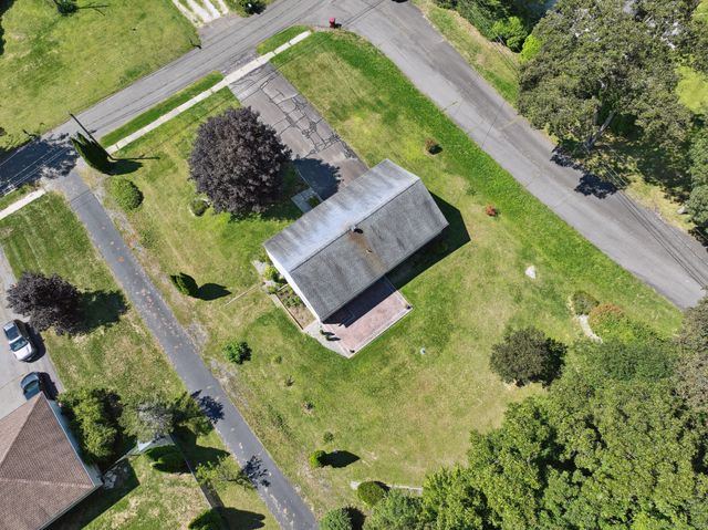 35 Crofut Road, Naugatuck, CT 06770