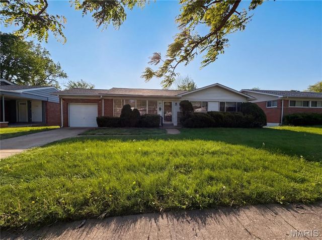 1136 Burch Lane, St Louis, MO 63130