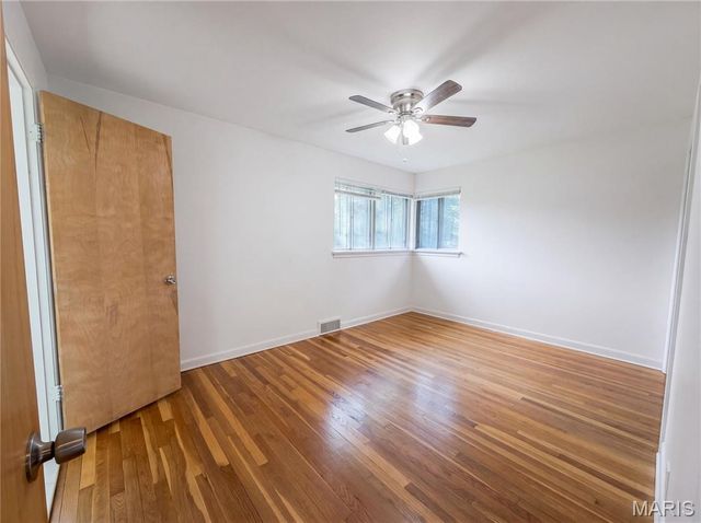 1136 Burch Lane, St Louis, MO 63130