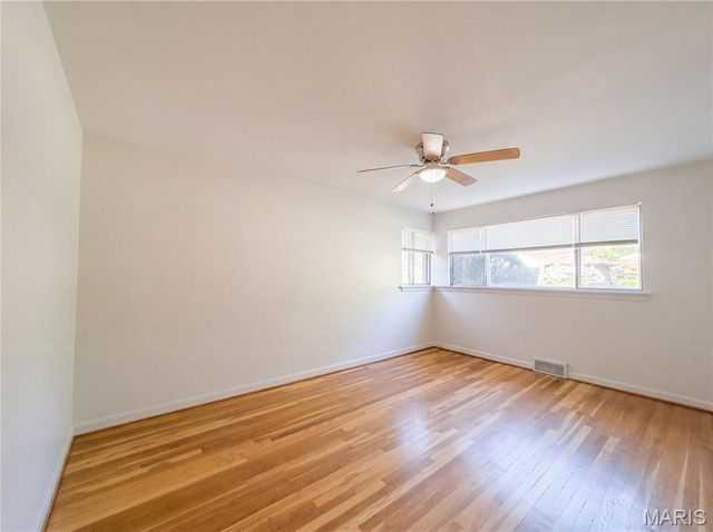 1136 Burch Lane, St Louis, MO 63130