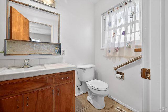 5035 Boulder Ln, Santa Rosa, CA 95405