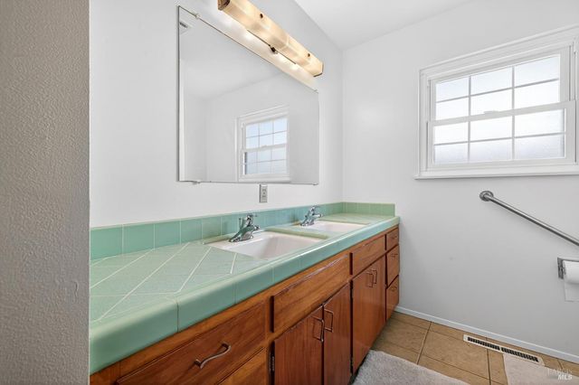 5035 Boulder Ln, Santa Rosa, CA 95405